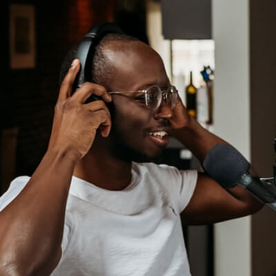 Podcaster Template Host Img 1